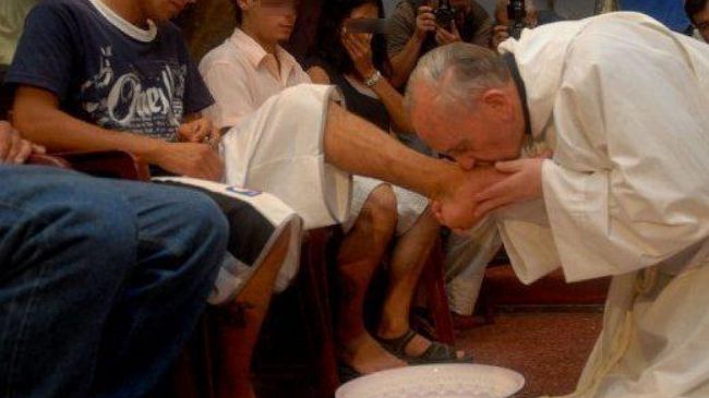 pope-francis-why-are-the-deaths-of-the-homeless-not-a-headline-but-a-2-point-rise-of-dow-jones-is.jpg