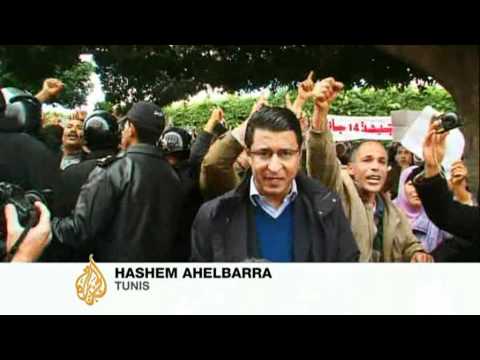 Thousands Protest Interim Government in Tunis