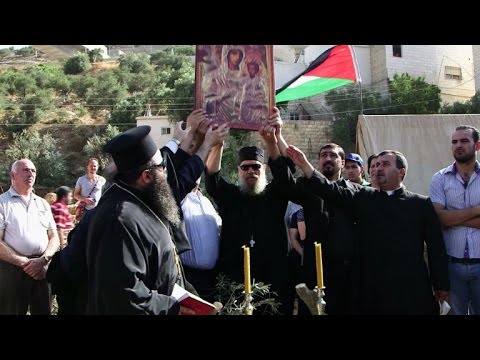 Palestinian Christians Clash with Israeli Soldiers after Sunday Mass over Bethlehem Confiscations