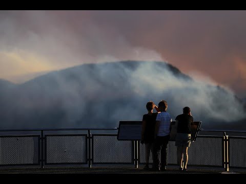 Australia Climate Crisis: Out-of-Control Mega-Fire raging across 740K Acres Smothers Sydney in Smoke