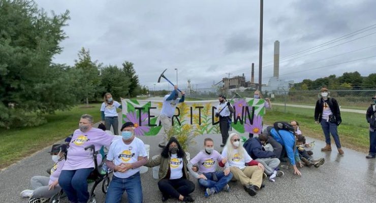 In Bid to shut down New England’s last coal plant: Kayaktivists and Garden Blockaders try to Save Planet
