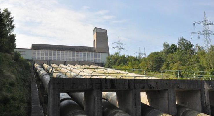 Gravity power holds major promise for the decarbonization of electricity grids:  Wind and solar energy get a lift from falling-weight technology